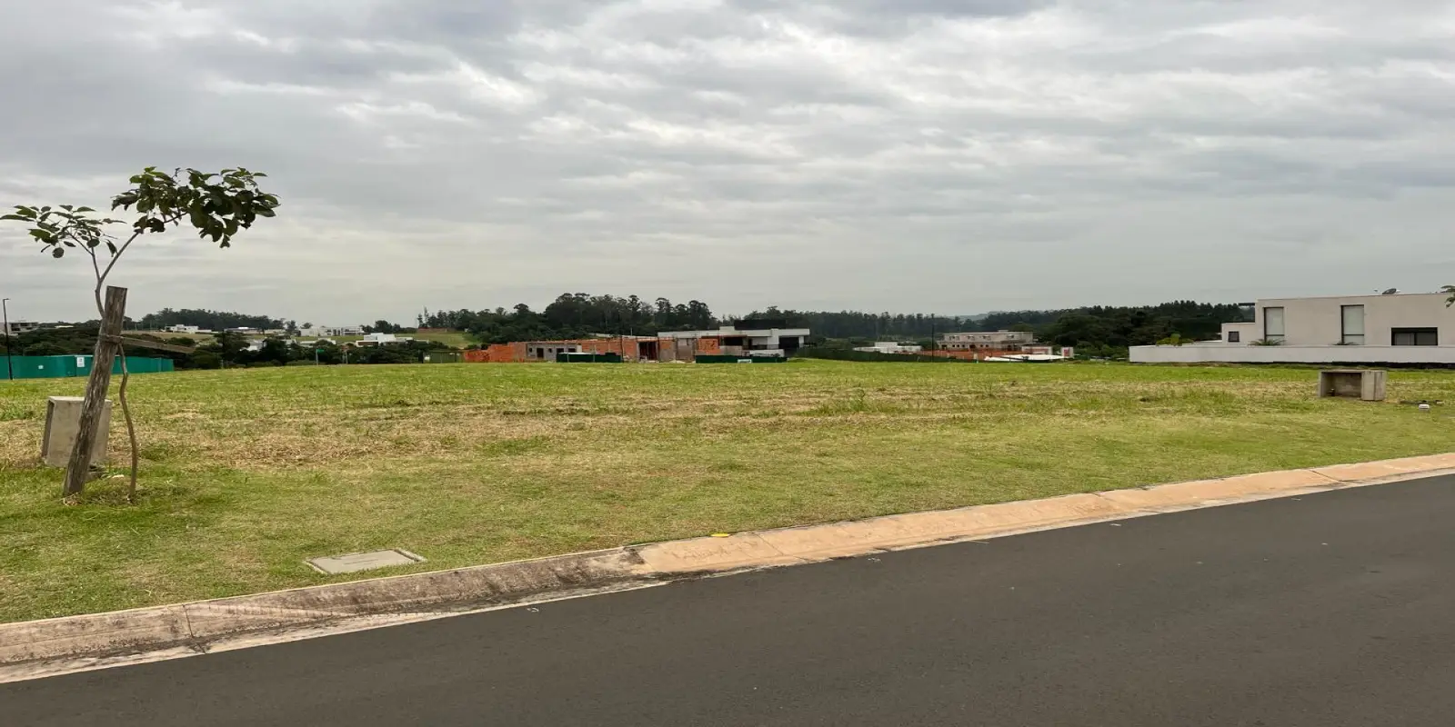 Terreno condomínio  vila dos pinheiros 